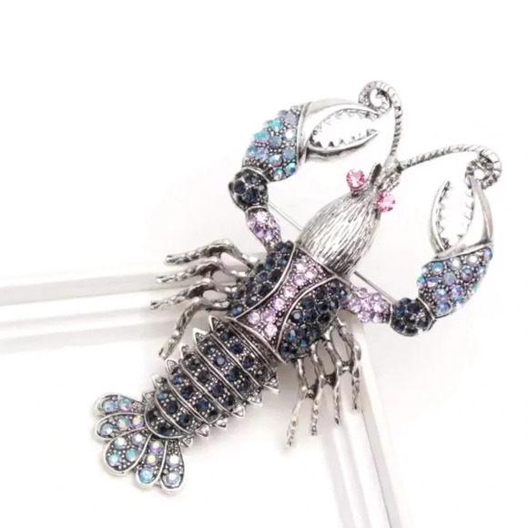 Lobster Crystal Brooch - Picture 3 of 5